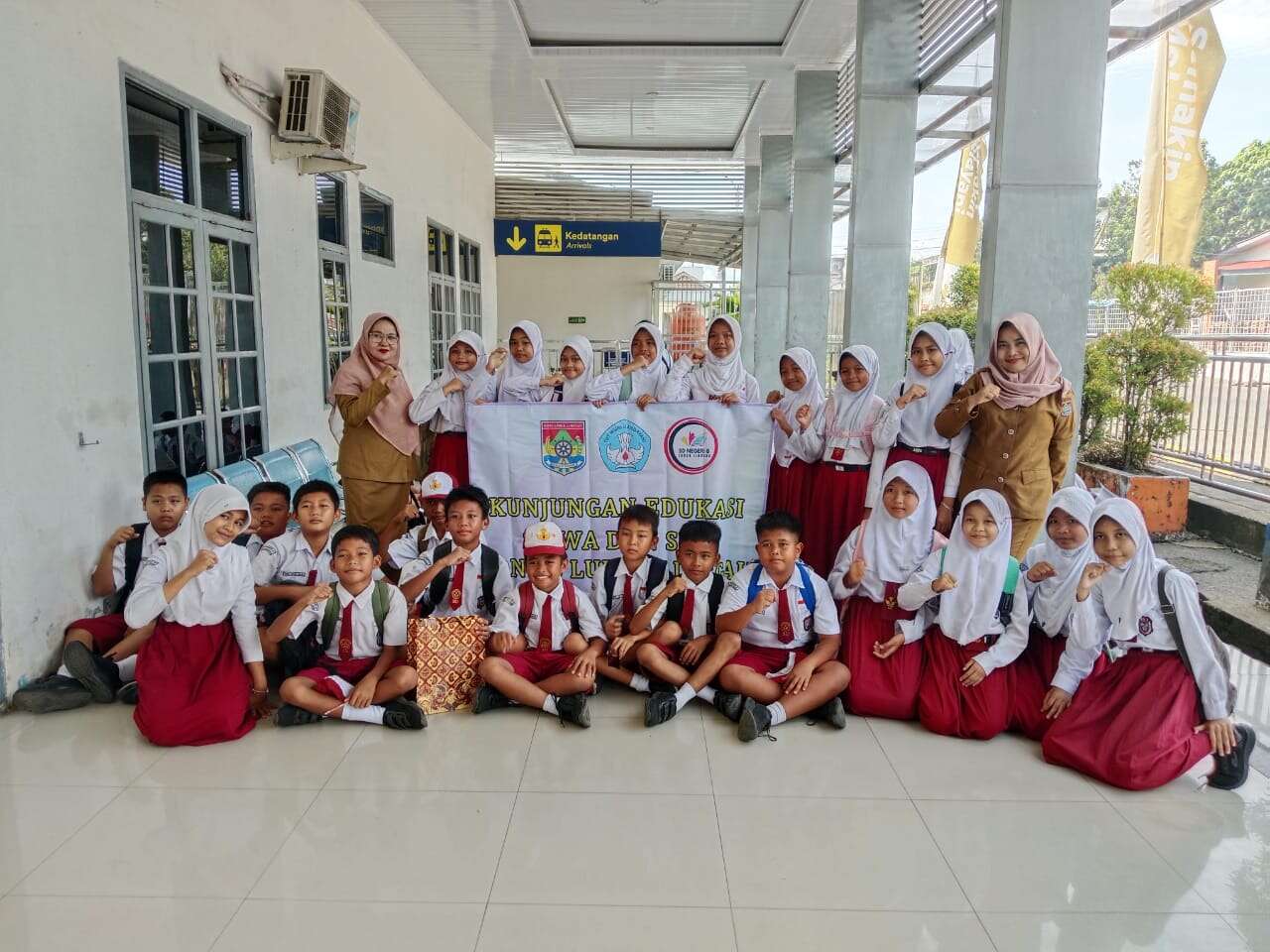 Kegiatan Edukasi ke PT. KAI oleh Murid SD Negeri 08 Lubuk Linggau.